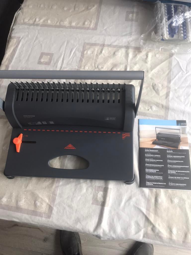 Inbindmachine A4 Spiral., Diversen, Ophalen, Zo goed als nieuw