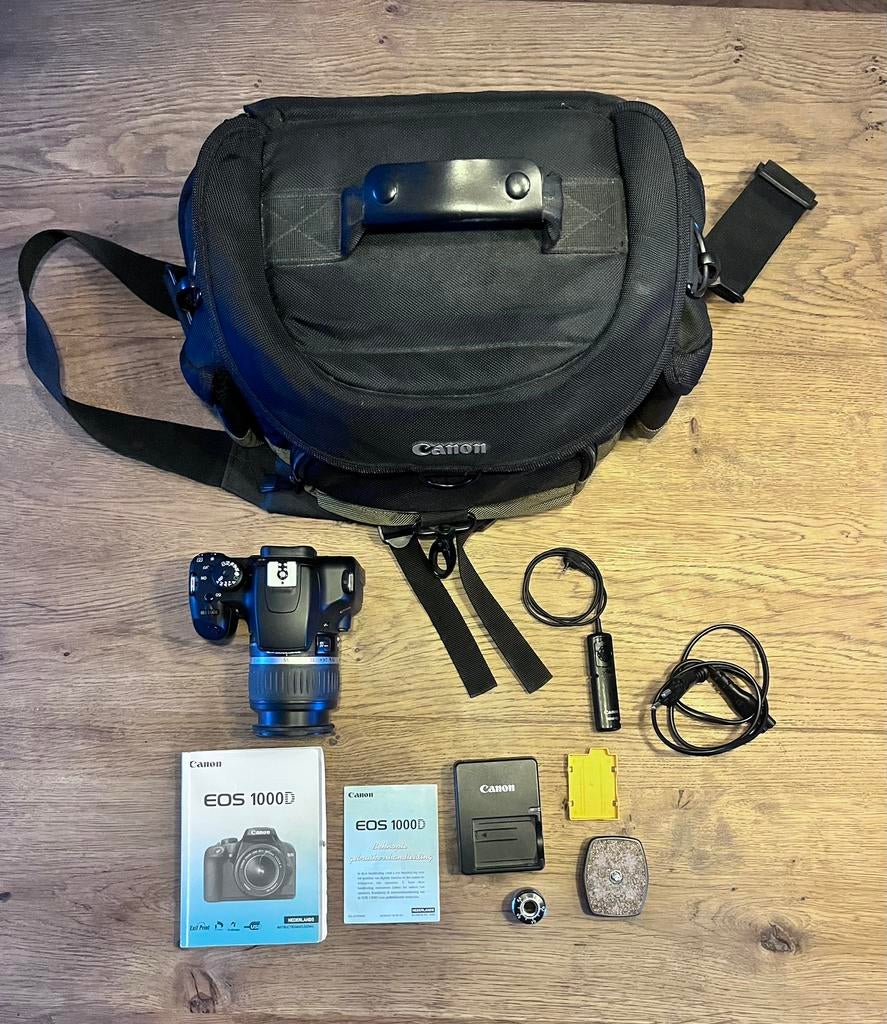 Canon EOS 1000D + 18-55mm lens, Ophalen of Verzenden, Zo goed als nieuw, Canon