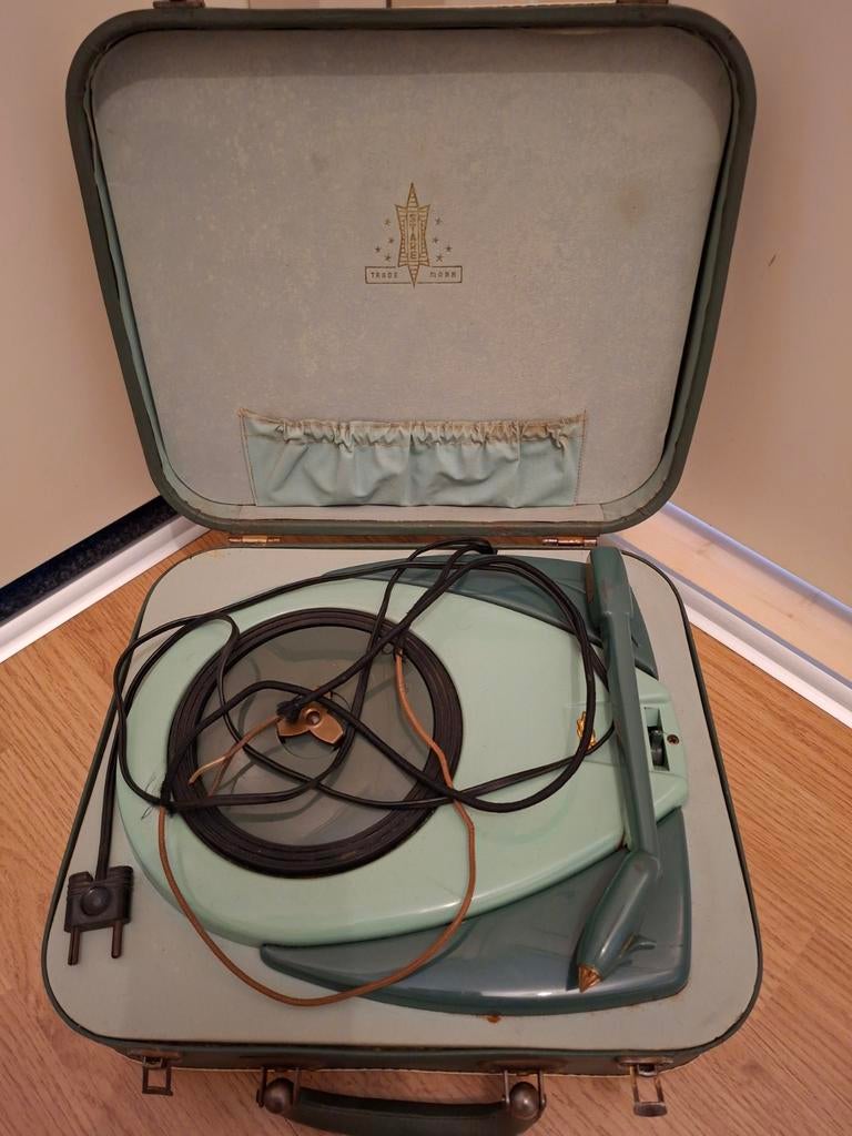 Stare Trade mark koffer platenspeler., Ophalen