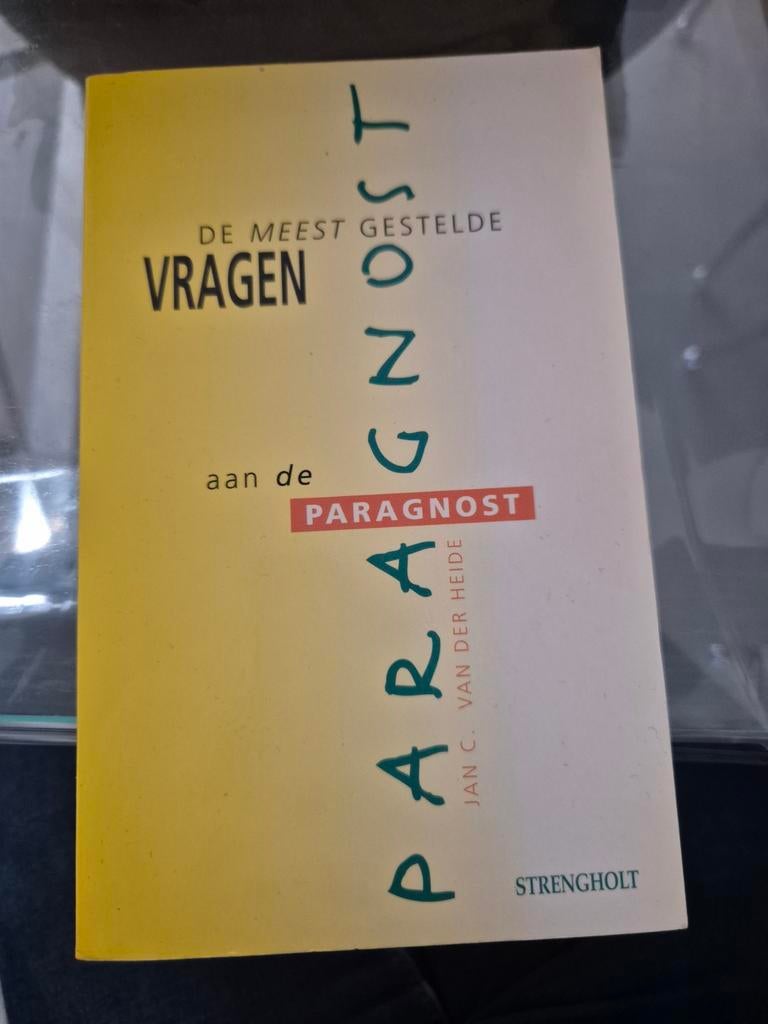 De Meest Gestelde Vragen aan de Paragnost Jan C. van der H, Boeken, Ophalen, Spiritualiteit algemeen, Achtergrond en Informatie