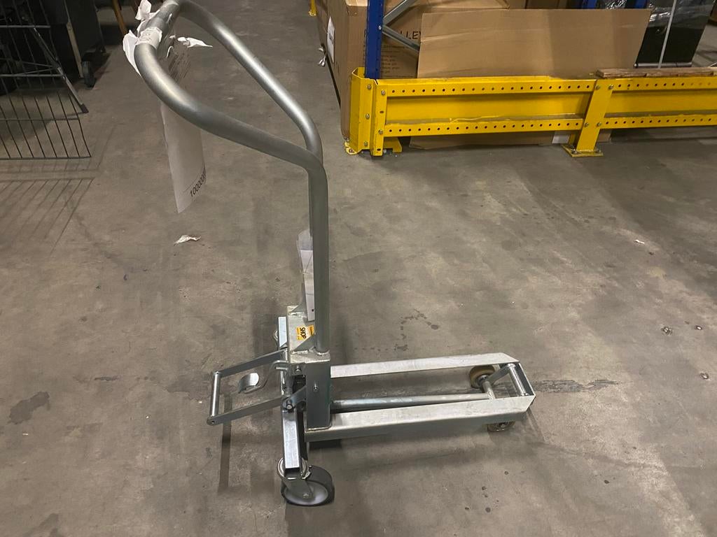 Zilverkleurige steekwagen, Ophalen, Gebruikt, -, -