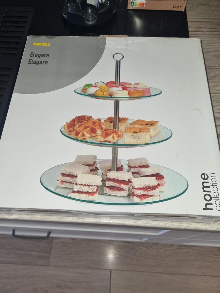 Etagere in doos, Ophalen of Verzenden, Zo goed als nieuw