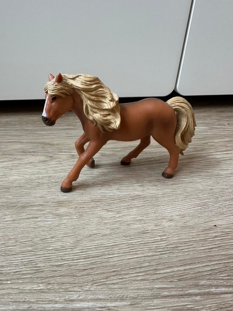 Schleich IJslandse pony hengst 13943, Ophalen of Verzenden, Zo goed als nieuw, Paard, Beeldje of Figuurtje