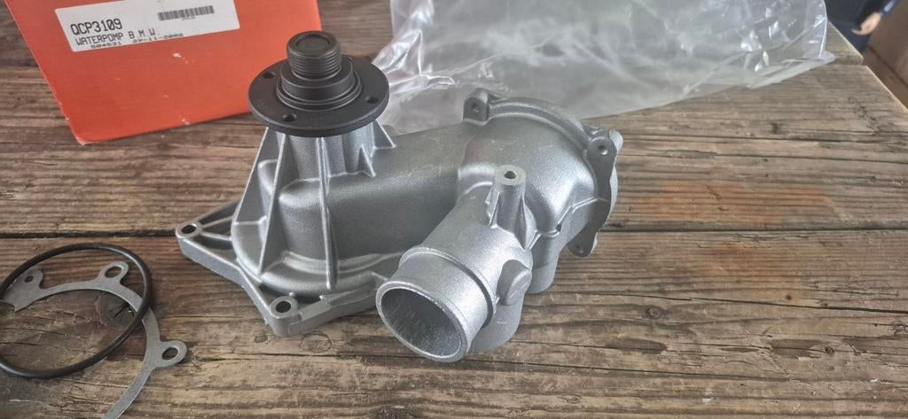 BMW 530i, 540i, 730i en 740i v8 waterpomp, Ophalen of Verzenden, Nieuw, BMW