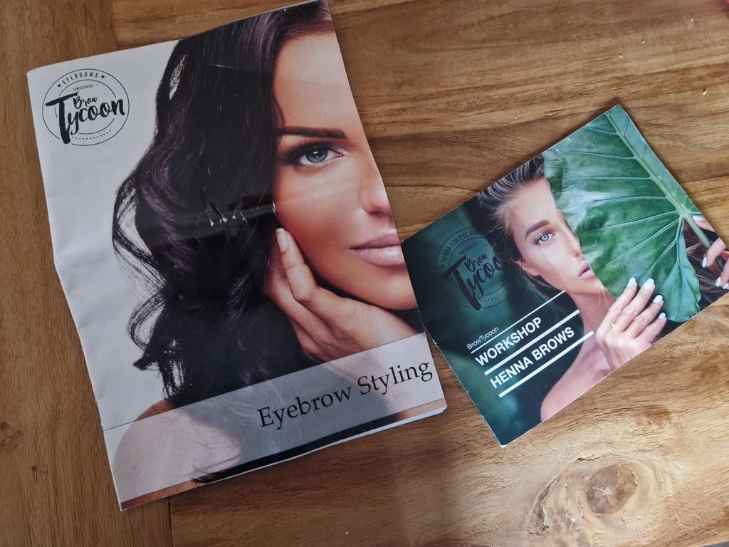 Brow tycoon henna, Ophalen of Verzenden, Overige kleuren, Handen en Nagels