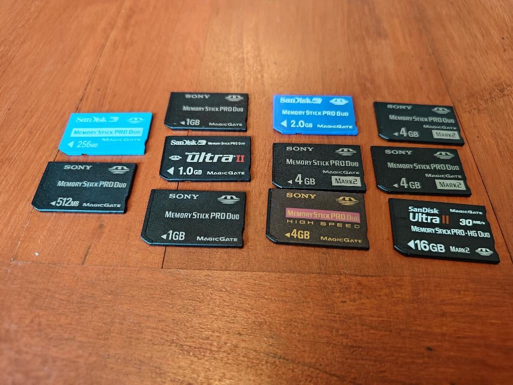 Sony Memory Stick Pro Duo Verschillende, Gebruikt, Memory stick, Ophalen of Verzenden, Fotocamera