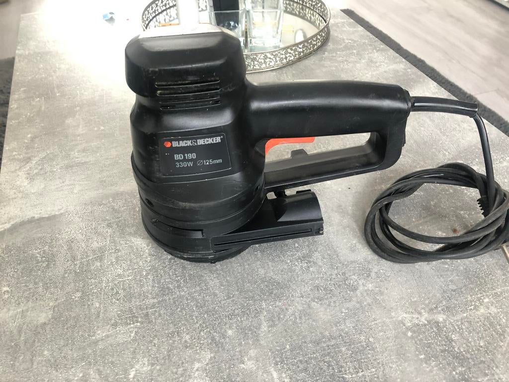 Te koop: goed werkende Black & Decker, Ophalen of Verzenden, Zo goed als nieuw, Minder dan 600 watt, Vlakschuurmachine