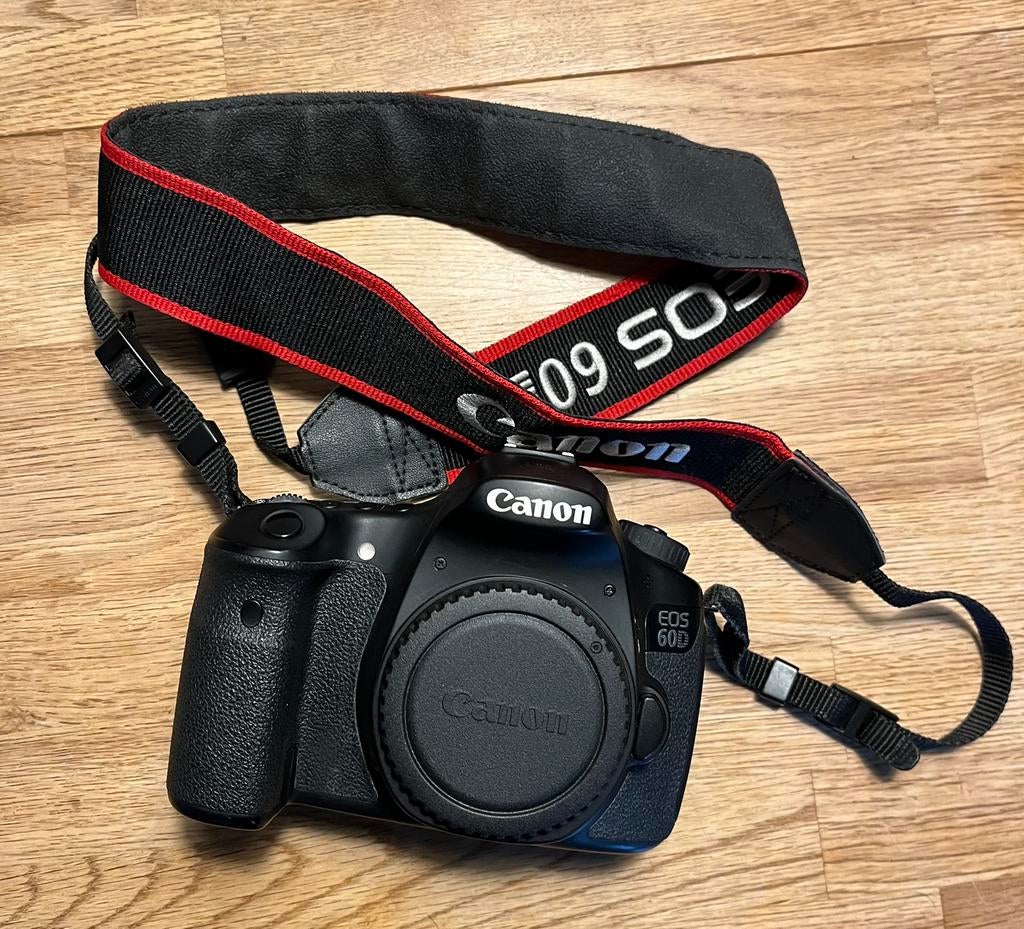 Weinig gebruikte Canon 60D met diverse accessoires, Audio, Tv en Foto, Fotocamera's Digitaal, Ophalen of Verzenden, Zo goed als nieuw