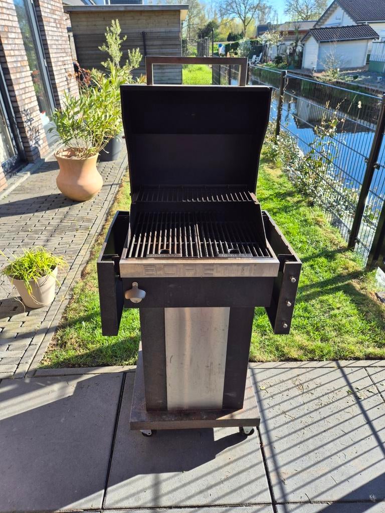 Boretti BBQ met gietijzeren roosters, Ophalen
