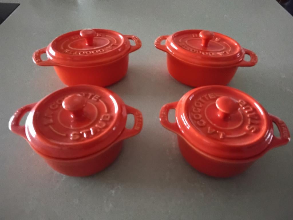 4 schaaltjes(la cocotte) van het merk STAUB., Ophalen of Verzenden, Zo goed als nieuw, Overige materialen