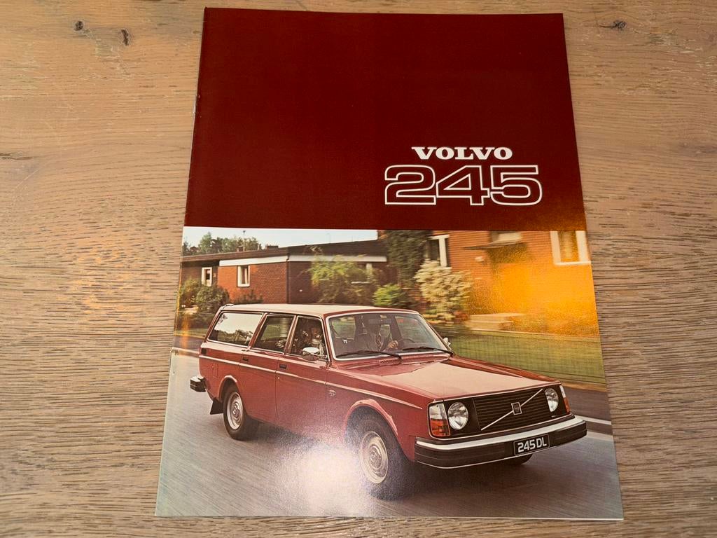 Folder Volvo 245 1977, Ophalen of Verzenden, Zo goed als nieuw, Volvo