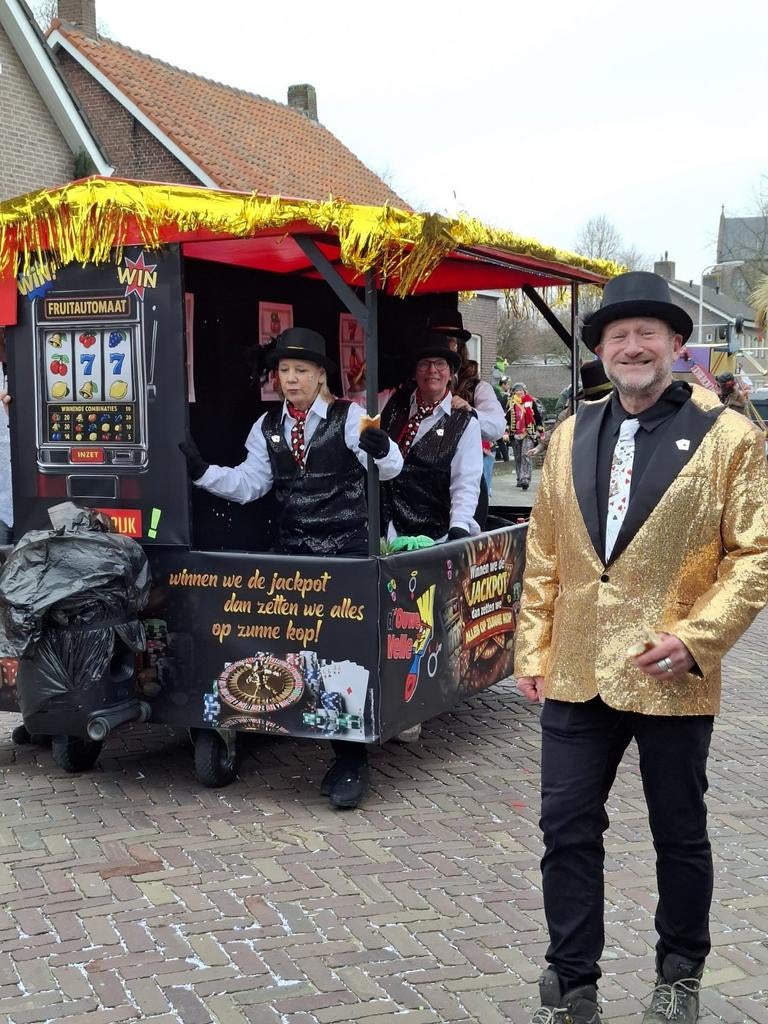Carnavals/kermis optocht wagen, Ophalen, Carnaval
