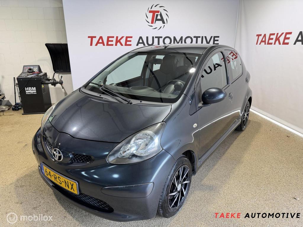 Toyota Aygo 1.0-12V Sport Airco/NAP/APK, Voorwielaandrijving, Stof, Gebruikt, 4 stoelen
