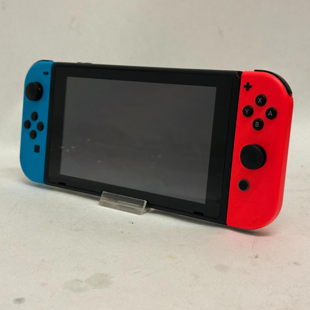Nintendo Switch V2 Rood / Blauw, Nintendo, Zo goed als nieuw, Support@nintendo.com, 11-1 Hokotate-cho, Kamitoba, Minami-ku
Kyoto 601-8501
Japan