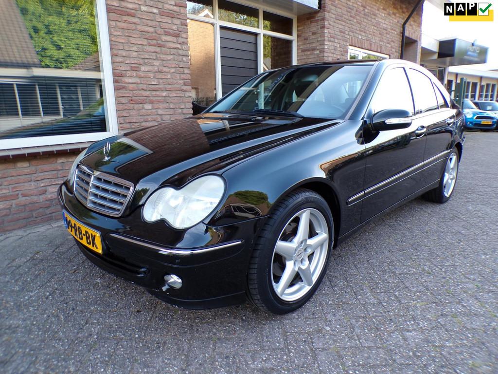 Mercedes-Benz C-klasse 180 K. Elegance Automaat / Airco / Na, Automaat, Gebruikt, Zwart, Navigatiesysteem