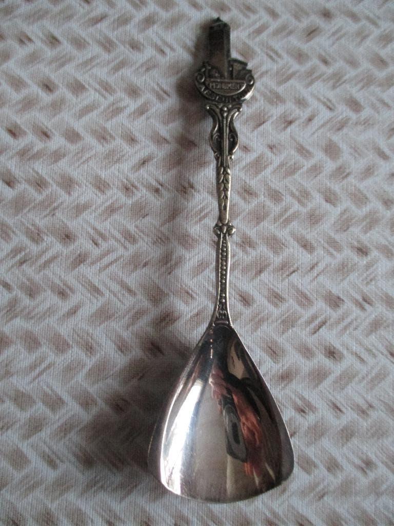 Suikerlepel met afbeelding monument afsluitdijk, Ophalen of Verzenden