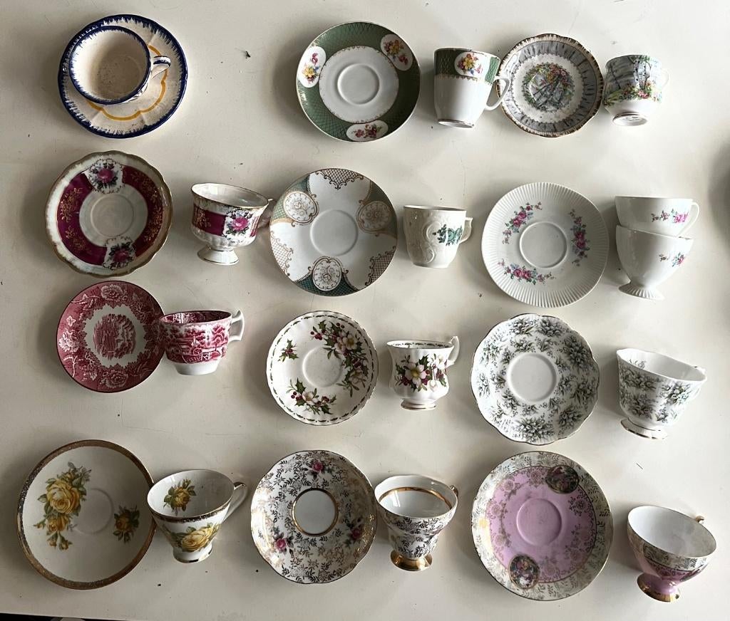 antiek servies, kop en schotel , juskan, botervloot, Ophalen