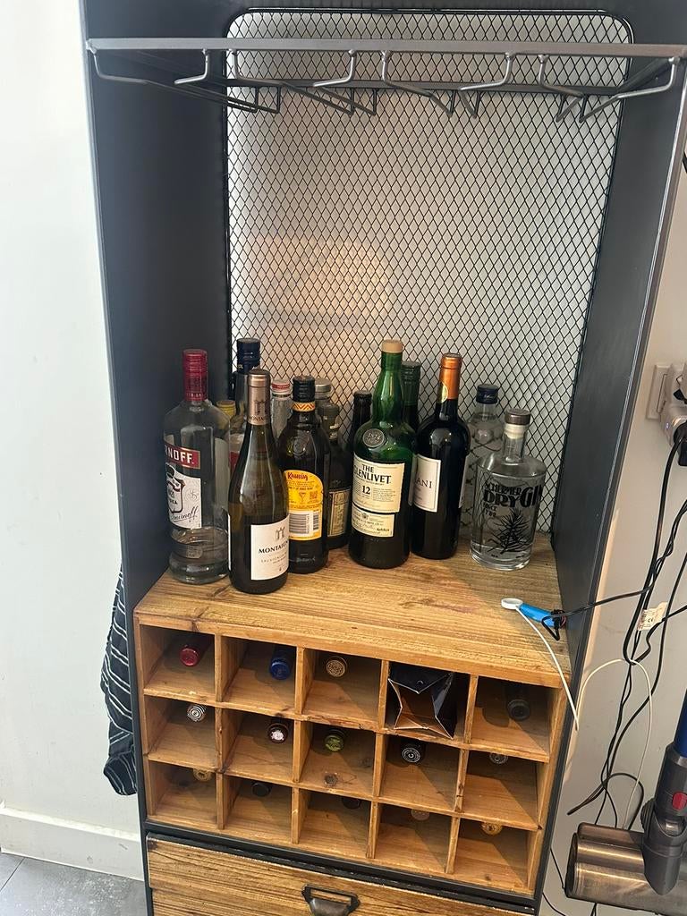 Wijn kast dutchbone, Ophalen, Zo goed als nieuw, Hout, Minder dan 50 cm