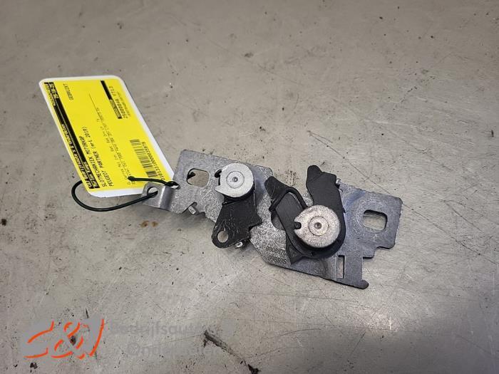 Slotmechaniek Motorkap van een Peugeot Partner, Gebruikt, -, -, Ophalen of Verzenden