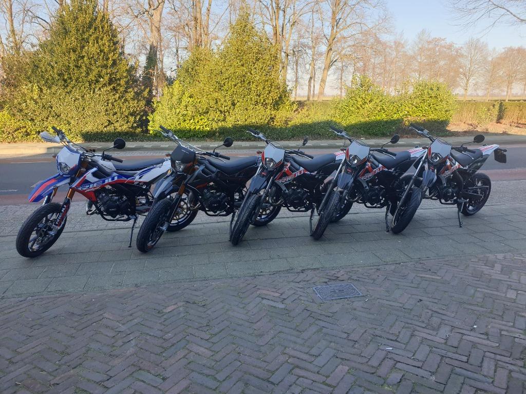 Rieju Mrt 50 /Pro /Trophy NIEUW 2025, Ophalen, 6 versnellingen, Maximaal 45 km/u, Nieuw