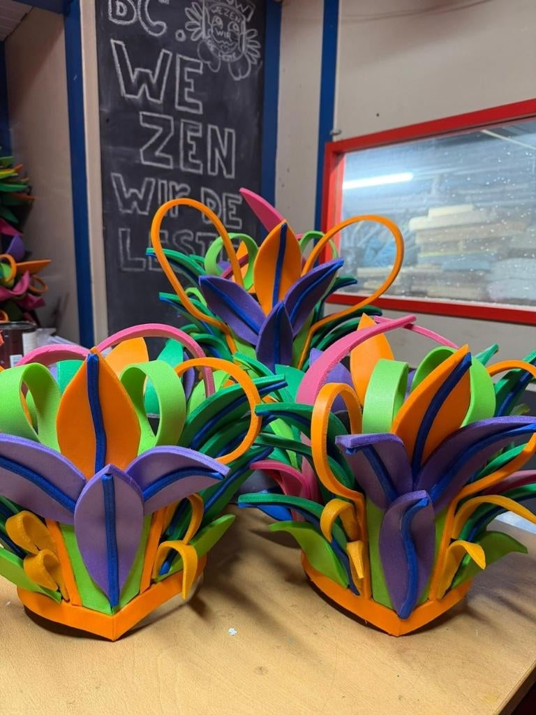 foamhoed carnaval loopgroep, Ophalen, Zo goed als nieuw, Hoed of Pruik, Carnaval