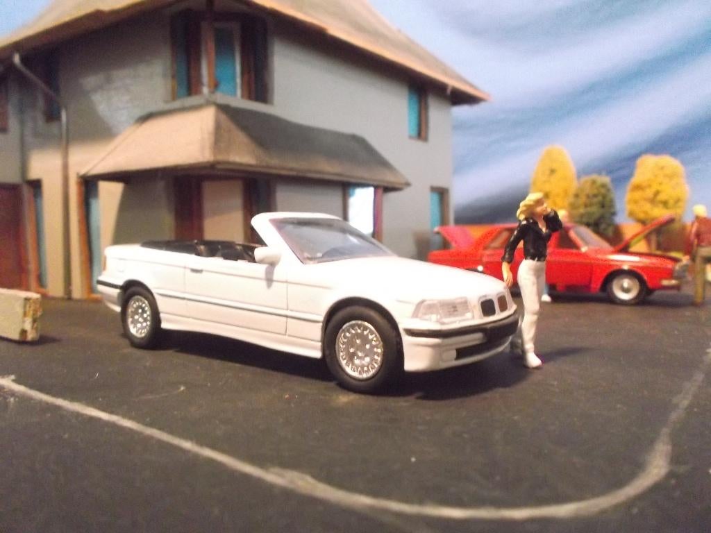 1/43 BMW E36 3-serie 318i 320i 323i 325i 328i Cabrio, Hobby en Vrije tijd, Modelauto's | 1:43, Ophalen of Verzenden, Zo goed als nieuw
