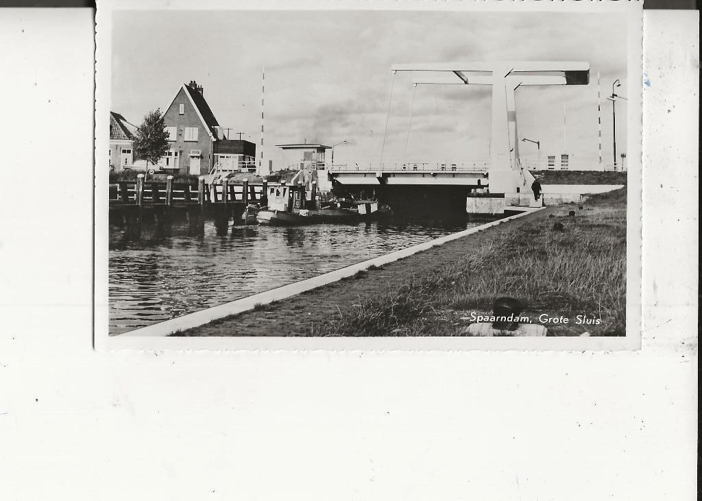 Spaarndam Grote Sluis  J Brouwer, Verzamelen, Ansichtkaarten | Nederland, Verzenden, 1940 tot 1960, Ongelopen, Noord-Holland