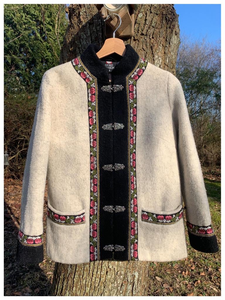 Vintage Noors wollen folklore jas Fjord Fashion, maat XS/S., Ophalen of Verzenden, Gedragen, Maat 36 (S), Overige kleuren