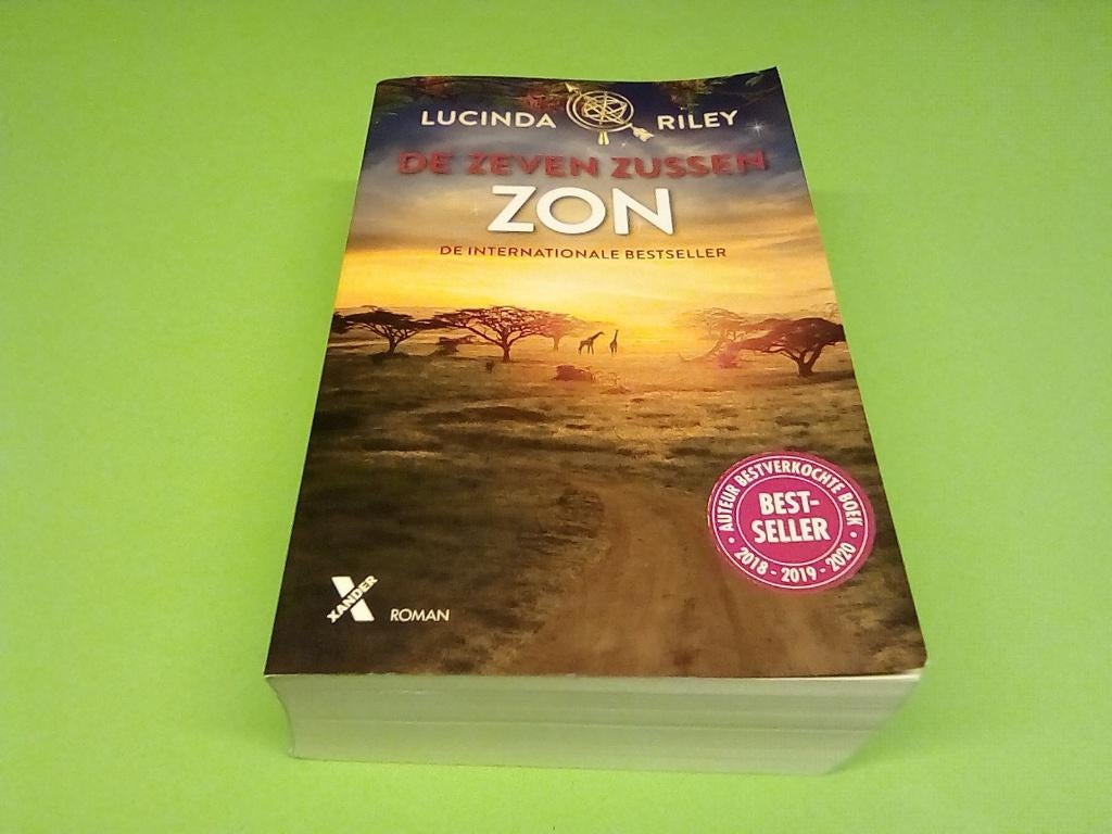 lucinda riley /// zon ///, Boeken, Ophalen of Verzenden, Zo goed als nieuw, Lucinda Riley