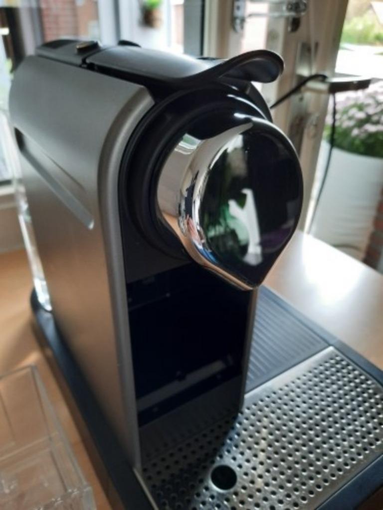 Magimix Nespresso CitiZ & Milk in Zilver/Zwart/Creme., Ophalen, Gebruikt, Espresso apparaat, 1 kopje
