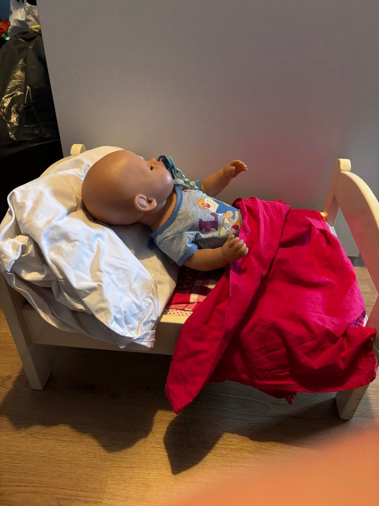 Baby bed en zitje met pop, Kinderen en Baby's, Speelgoed | Poppen, Ophalen, Gebruikt, Babypop