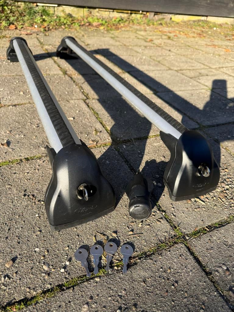 Originele dakdragers voor een Ford Focus III Wagon, Ophalen, Gebruikt