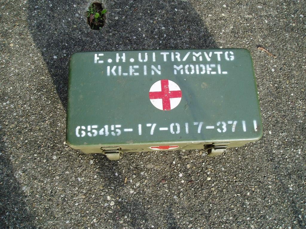 EHBO leger verbandkistje met inhoud, Verzamelen, Militaria | Algemeen, Landmacht, Nederland, Ophalen of Verzenden