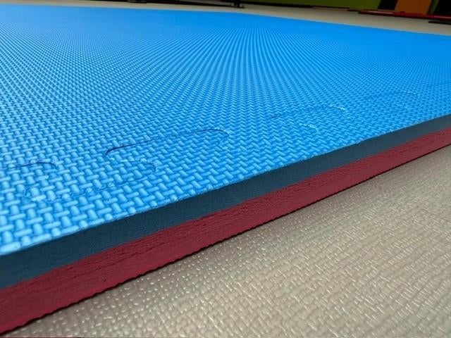 TATAMI PREMIUM 100x100 26mm EVA FOAM ROOD-BLAUW puzzelmat, Ophalen of Verzenden, Nieuw, Overige