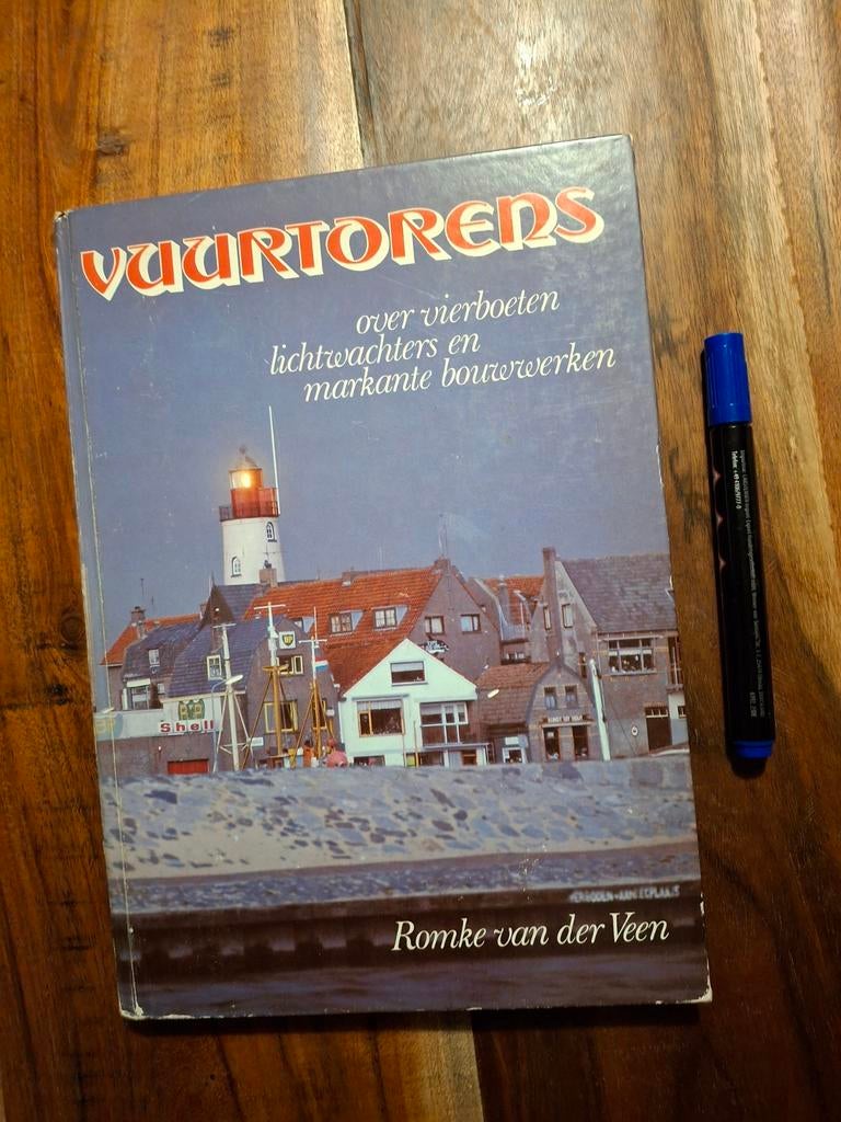 Vuurtorens - Romke van der Veen, Boeken, Ophalen of Verzenden, Gelezen, Architectuur algemeen, Romke van der Veen