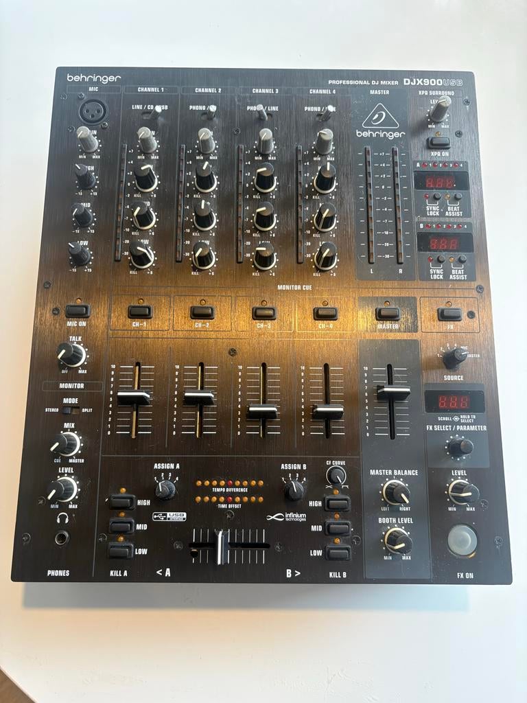 Behringer DJX900USB Mengpaneel, Ophalen of Verzenden, Gebruikt, 5 tot 10 kanalen, Microfooningang