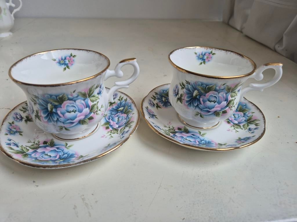 Blue flower Royal Canterbury porselein, Ophalen of Verzenden, Zo goed als nieuw, Porselein, Kop en/of schotel