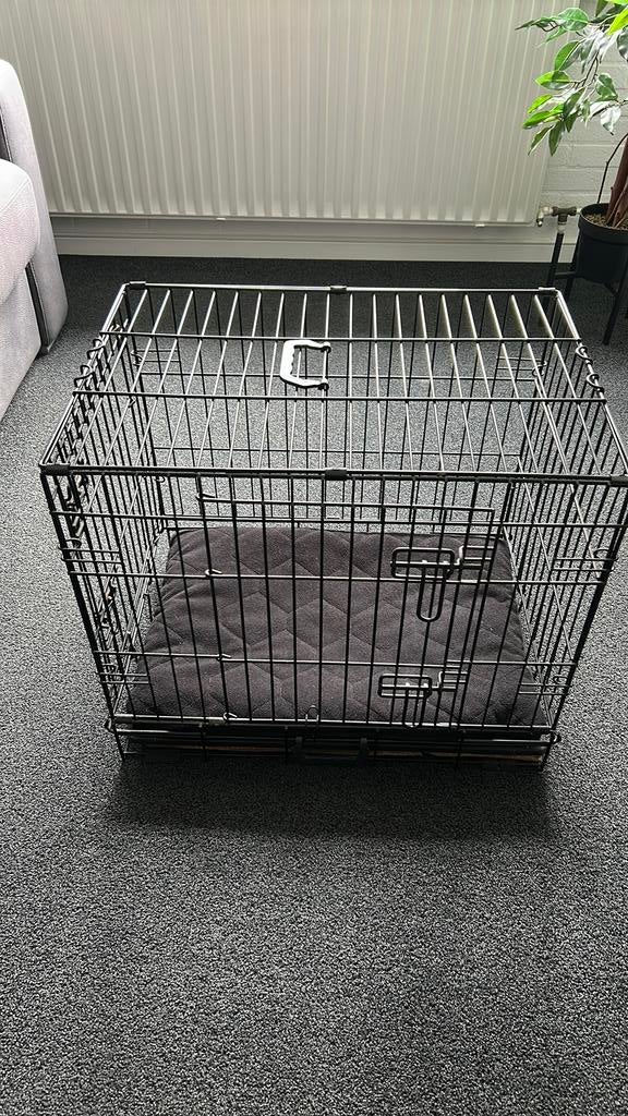 Honden bench zwart 60x53x43 incl kussen, Dieren en Toebehoren, Ophalen, Zo goed als nieuw, Minder dan 65 cm