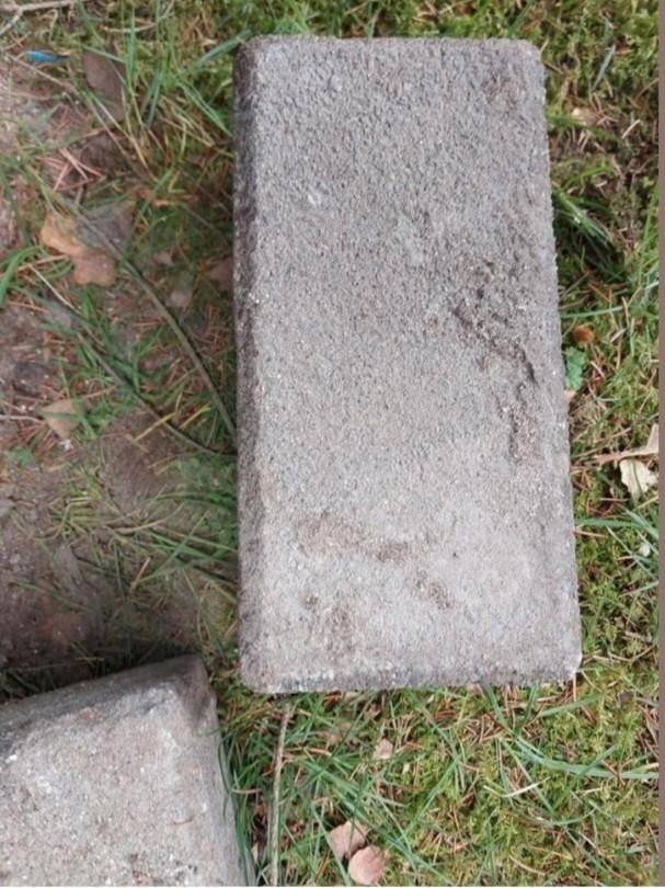 Gratis af te halen.Ongeveer 35m2 betonklinkers., Ophalen, Gebruikt, Beton, Klinkers