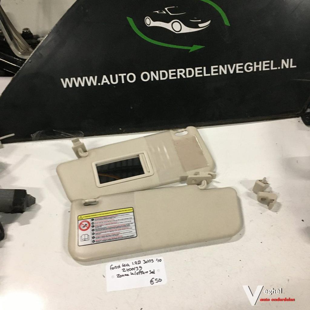Ford Ka 1.2 B 2010  Zonnekleppen set