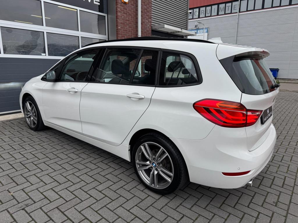 BMW 220i 7p. Gran Tourer LED HUD Pano Navi Camera Keyless, 1998 cc, Gebruikt, Zwart, 7 stoelen