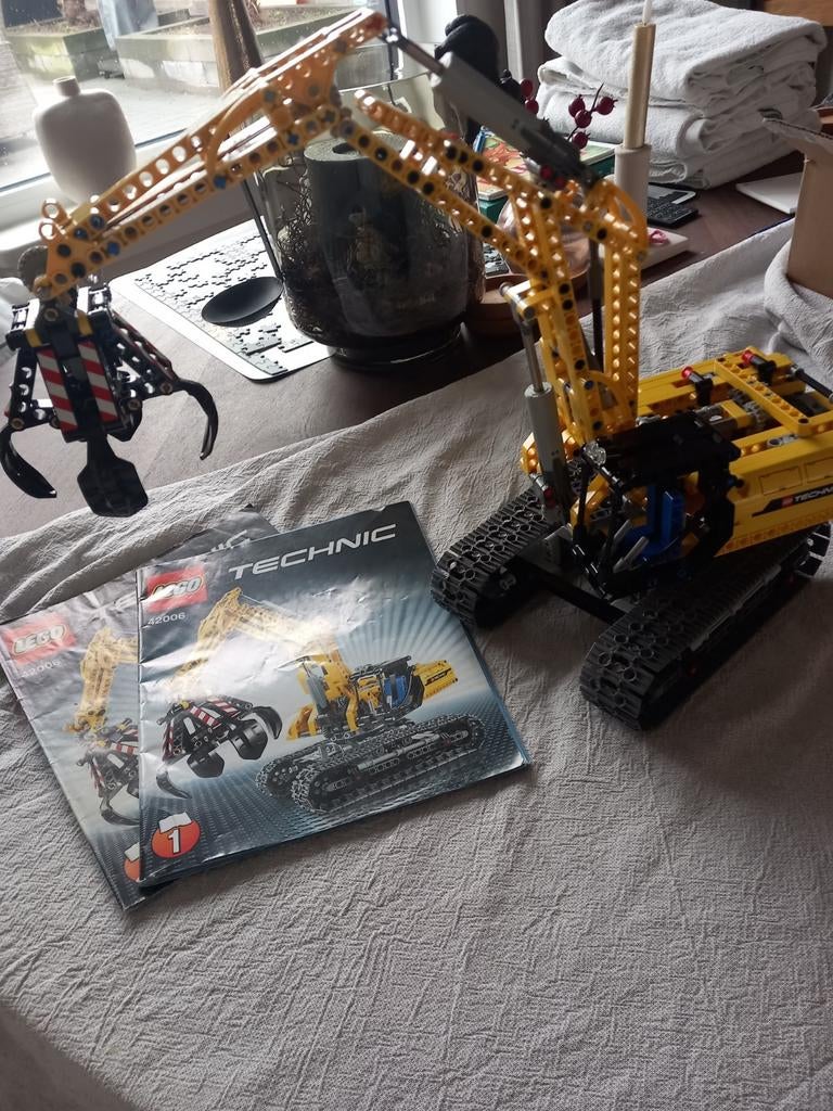 Lego Technic 42006 Graafmachine met boekjes, Kinderen en Baby's, Speelgoed | Duplo en Lego, Ophalen of Verzenden