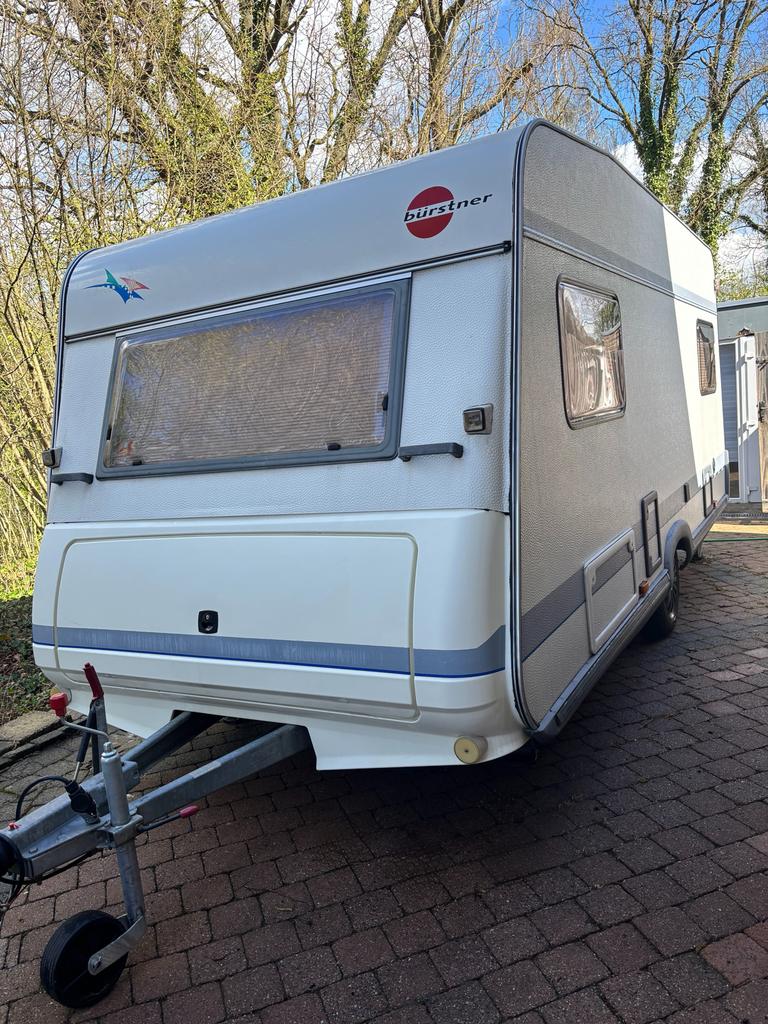 Bürstner Amara Caravan met dubbele voortent, Caravans en Kamperen, Rondzit, Voortentlamp, Particulier, Bürstner