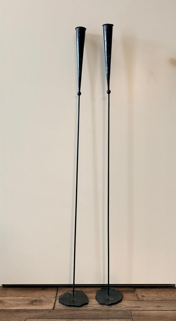 2 Pieter Spruyt kandelaars lengte 120 cm, Ophalen, Gebruikt, Zwart, Kandelaar