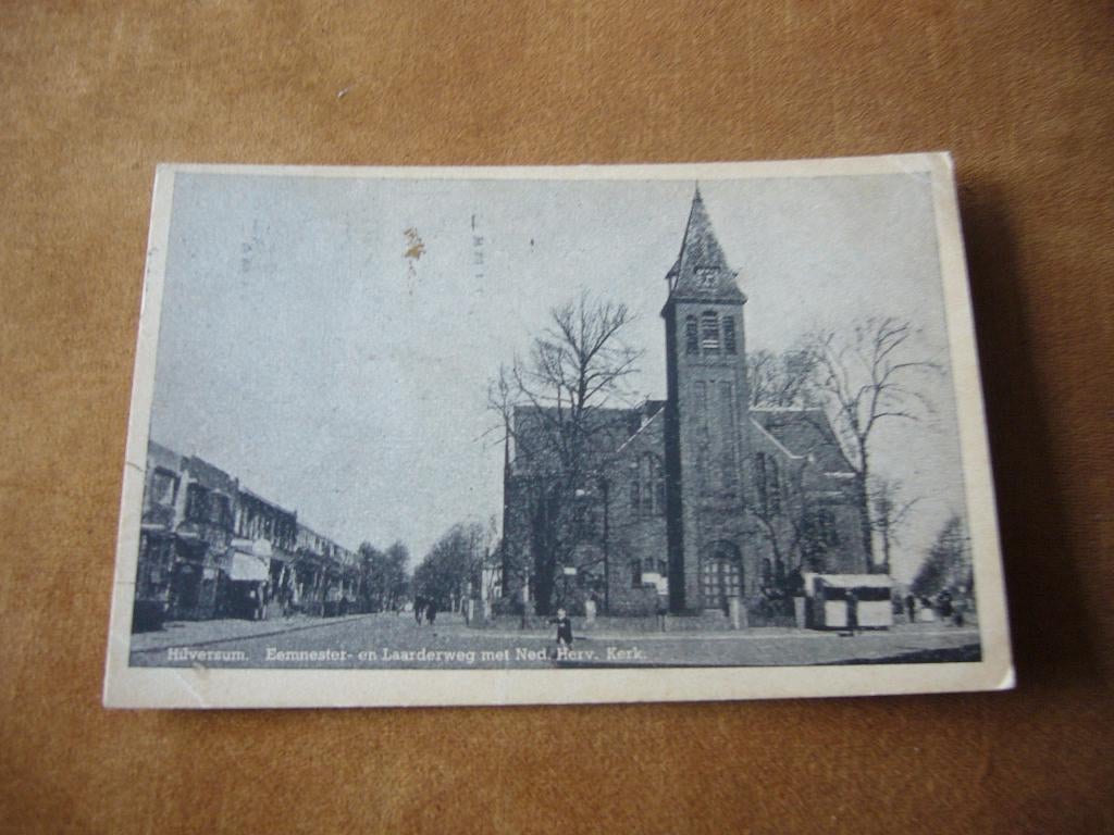 HILVERSUM =  EEMNESTER EN LAARDERWEG MET NED HERV KERK, Ophalen of Verzenden, 1920 tot 1940, Gelopen, Noord-Holland