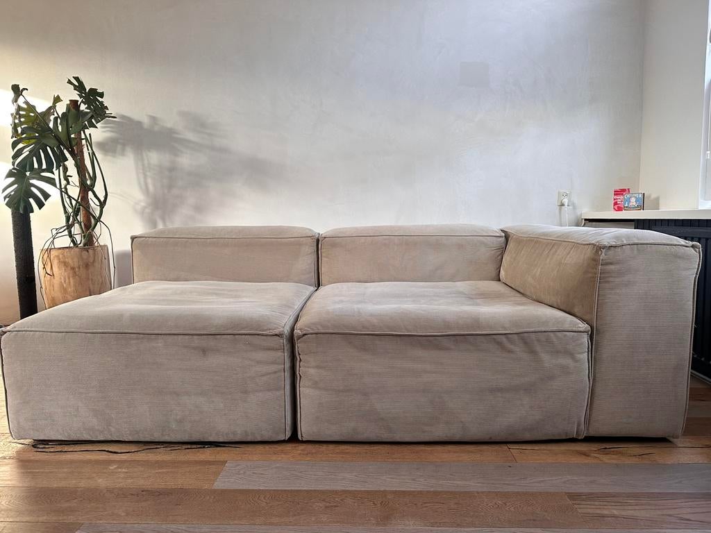 Beige velours loungebank – design bank Bolia, Huis en Inrichting, Banken | Bankstellen, Ophalen, 100 tot 125 cm, Driepersoons