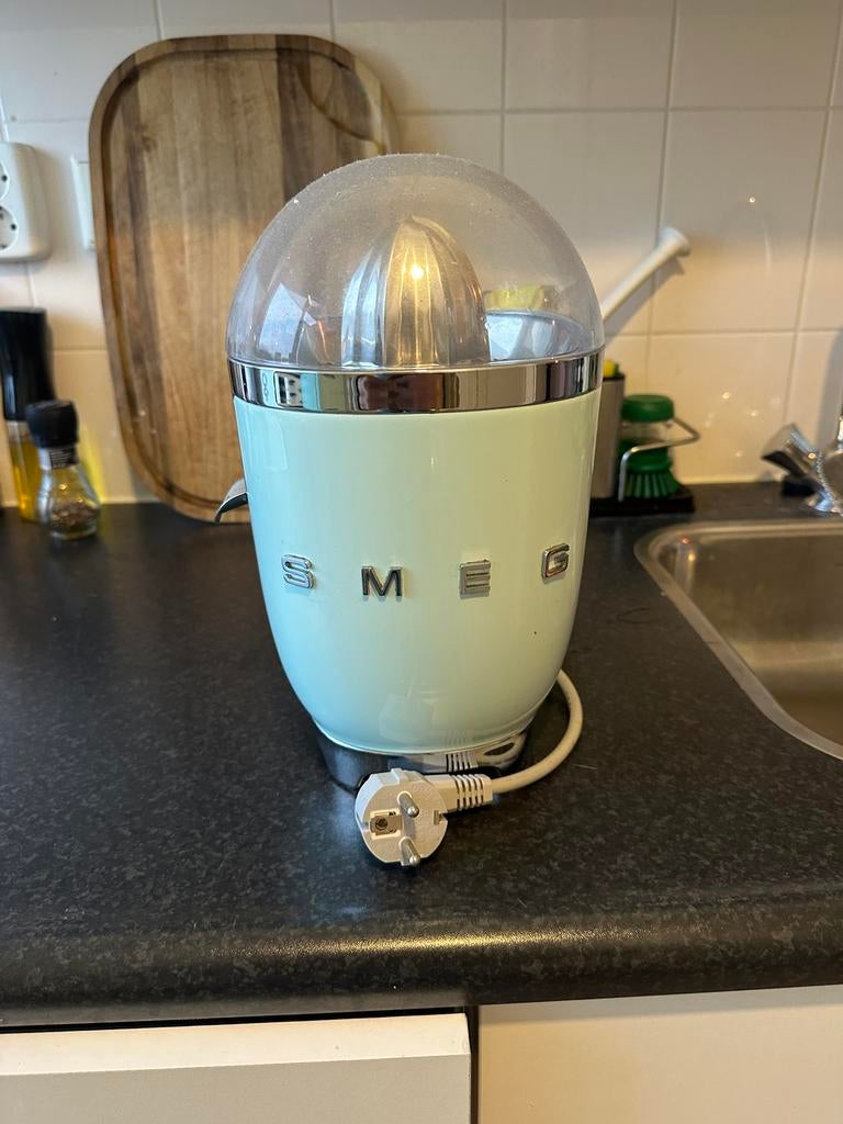 Smeg Citruspers - Perfect voor verse sappen!, Witgoed en Apparatuur, Juicers, Zo goed als nieuw, Citruspers, Elektrisch, Ophalen of Verzenden