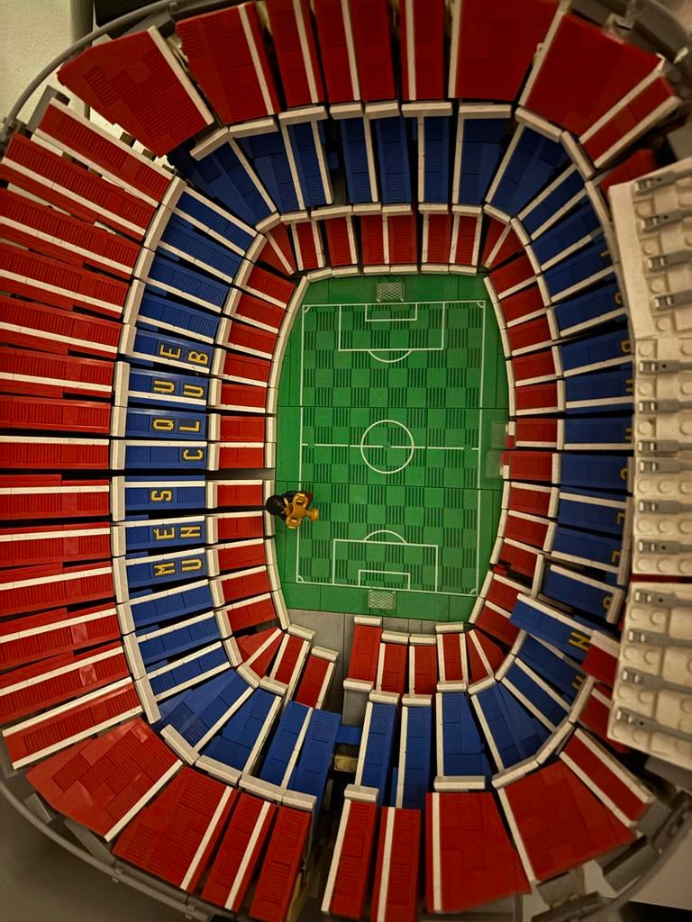 LEGO Camp Nou - FC Barcelona Stadion (10284), Kinderen en Baby's, Lego, Ophalen of Verzenden, Zo goed als nieuw, Inclusief instructies