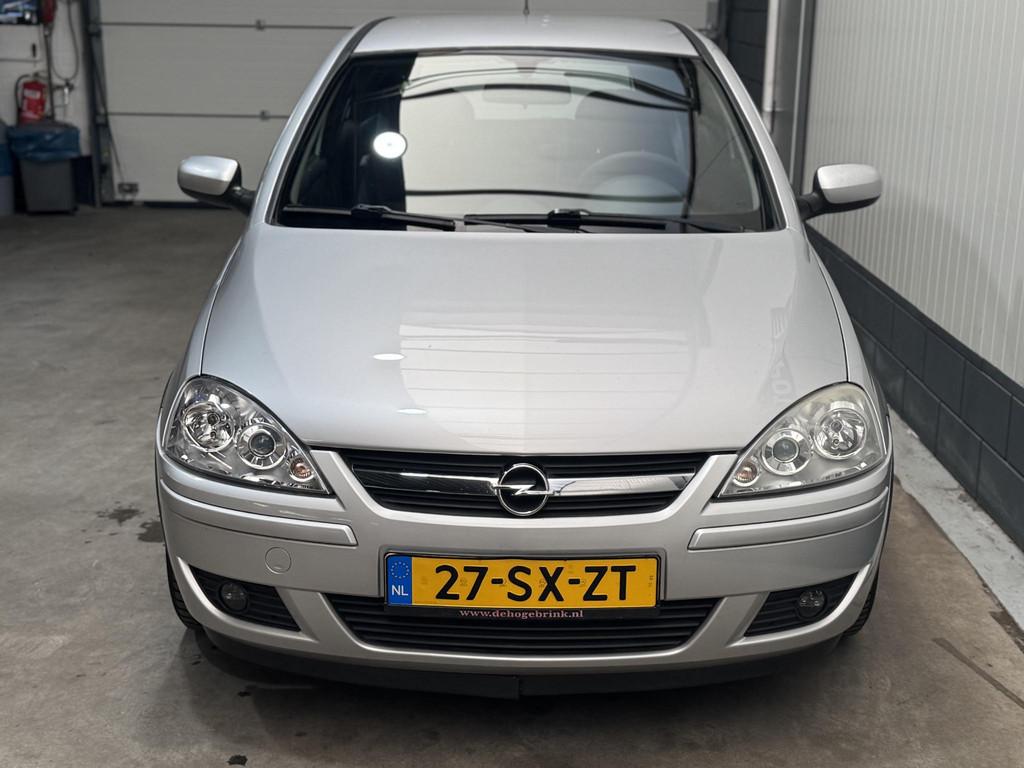 Opel Corsa 1.2-16V Silverline, Voorwielaandrijving, Emergency brake assist, Gebruikt, 31 €/maand
