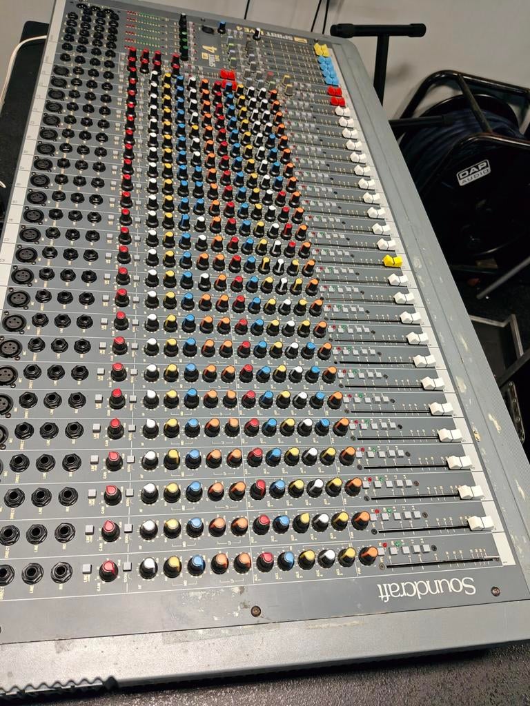 Mengtafel SOUNDCRAFT Spirit Live 4, Ophalen, Gebruikt, 20 kanalen of meer